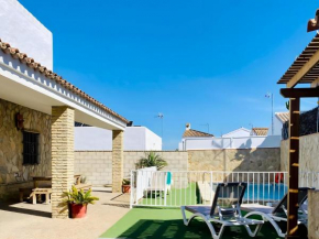 Dos Chalets Separados con Piscina Privada Cada Uno - Perfectos para Grupos Grandes Cerca del Pueblo